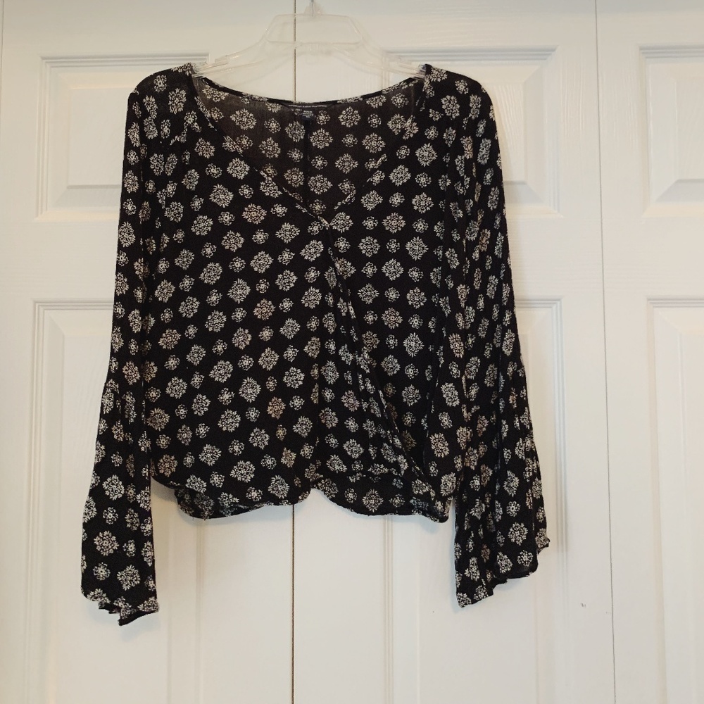 Cropped flowy blouse